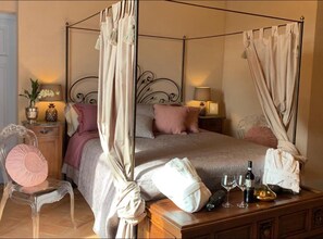 Junior Suite Meleto - Fabio 3 | Italienske lagner fra Frette, premium-sengetøj, dundyner