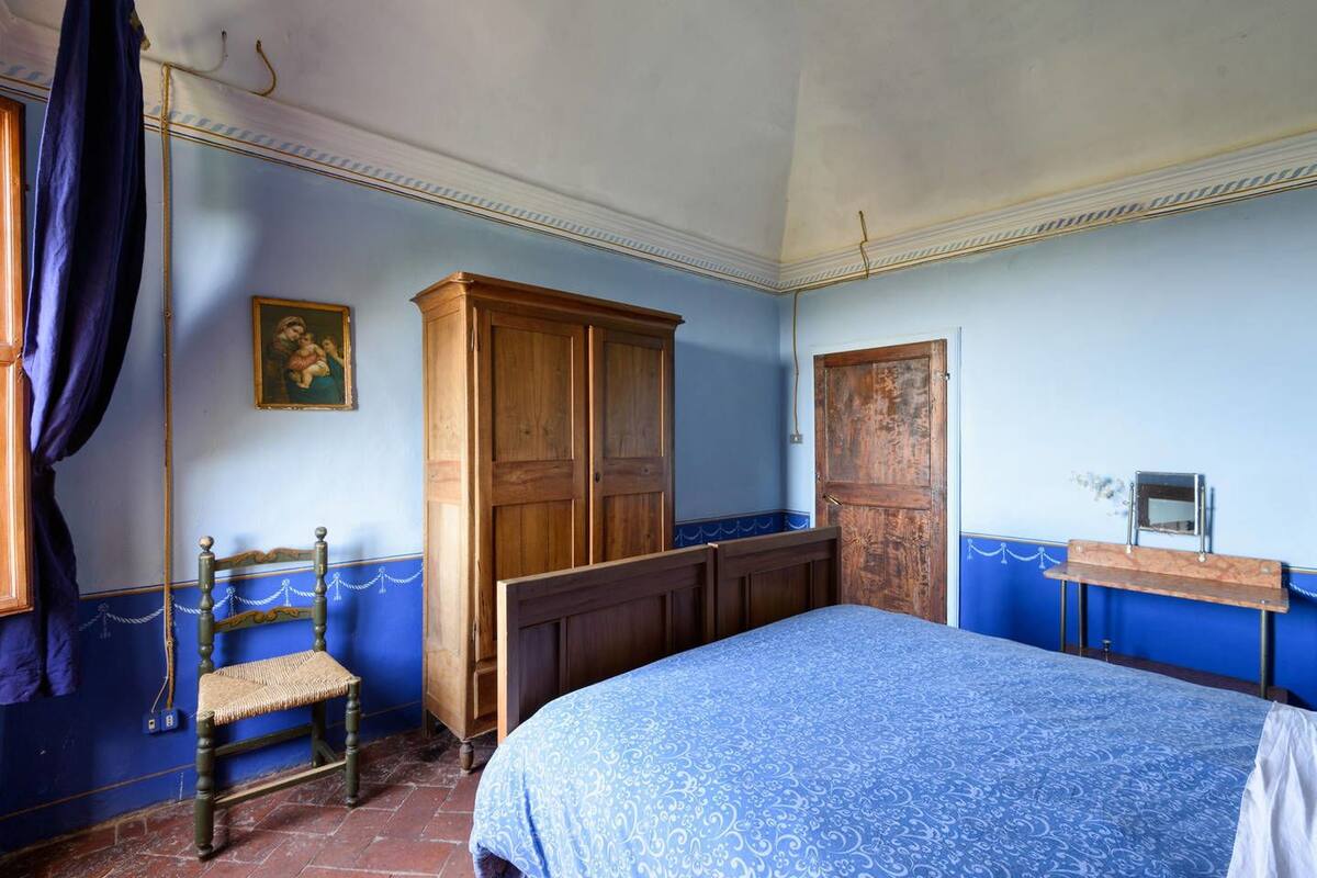 Cots/infant beds, free WiFi