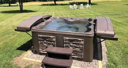 The Willow-Seneca Lake-Countryside-Hot Tub-Wine Trail - Pets, Across Road From Wiemer Vineyard