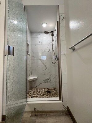 Badkar/dusch och handdukar