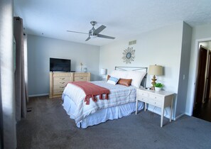 5 bedrooms, desk, iron/ironing board, free WiFi