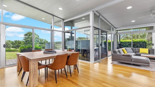 OLIVE LAKES - THE VINTAGE HOLIDAY HOUSES