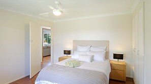 2 bedrooms, iron/ironing board, WiFi, bed sheets