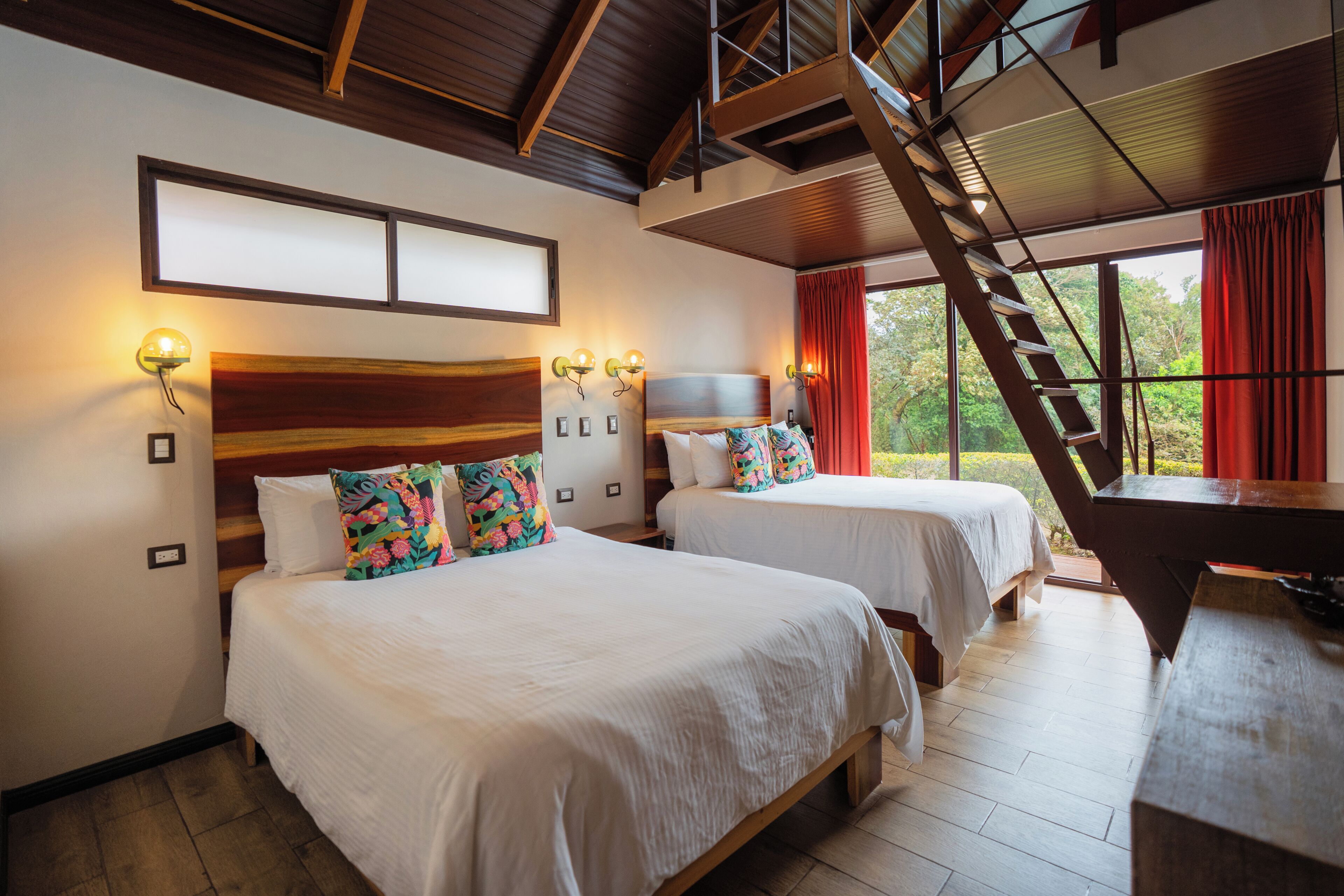 Casa família, 2 quartos, acessível | 1 quarto, individualmente mobiliados, ferros/tábuas de passar roupa