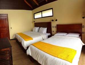 1 Schlafzimmer, individuell eingerichtet, Bügeleisen/Bügelbrett