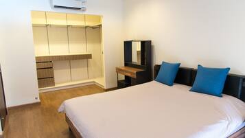 3 bedrooms, in-room safe, blackout curtains, iron/ironing board