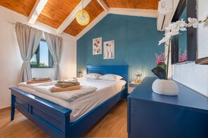3 bedrooms, iron/ironing board, free WiFi, bed sheets