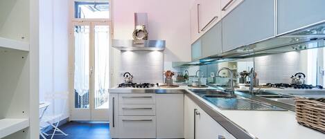 Fridge, microwave, oven, stovetop