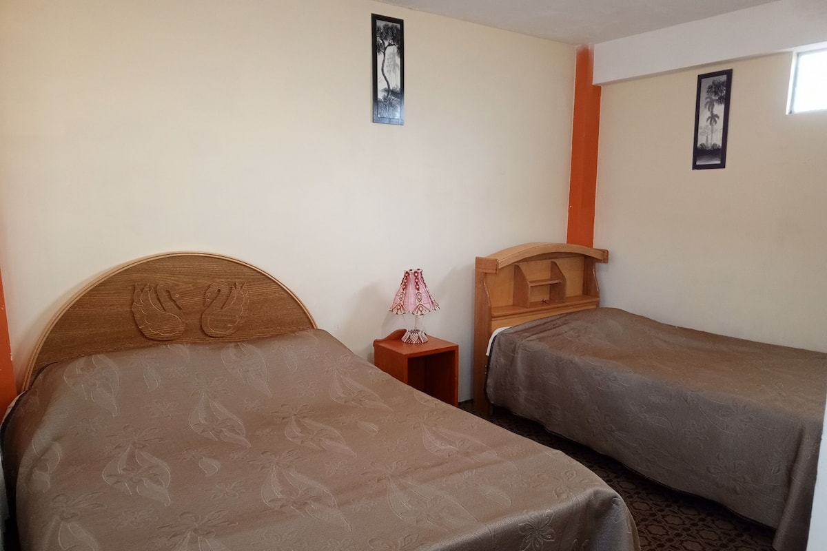 Wifi gratis y ropa de cama