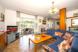 Smart TV, books - The Amalfi Hill Top House - for families and groups (Amalfi)