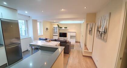 Wohnung neben Avda. De Arteixo. Ideal um die Stadt zu kennen!