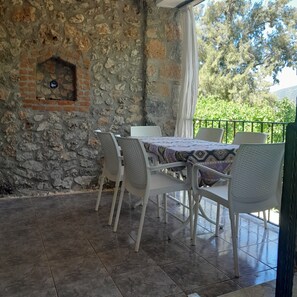 屋外ダイニングエリア