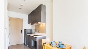 One Bedroom Condo | Eget pentry