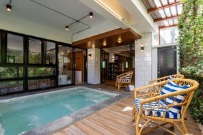 Outdoor pool - Aonang Guesthouse (Krabi)