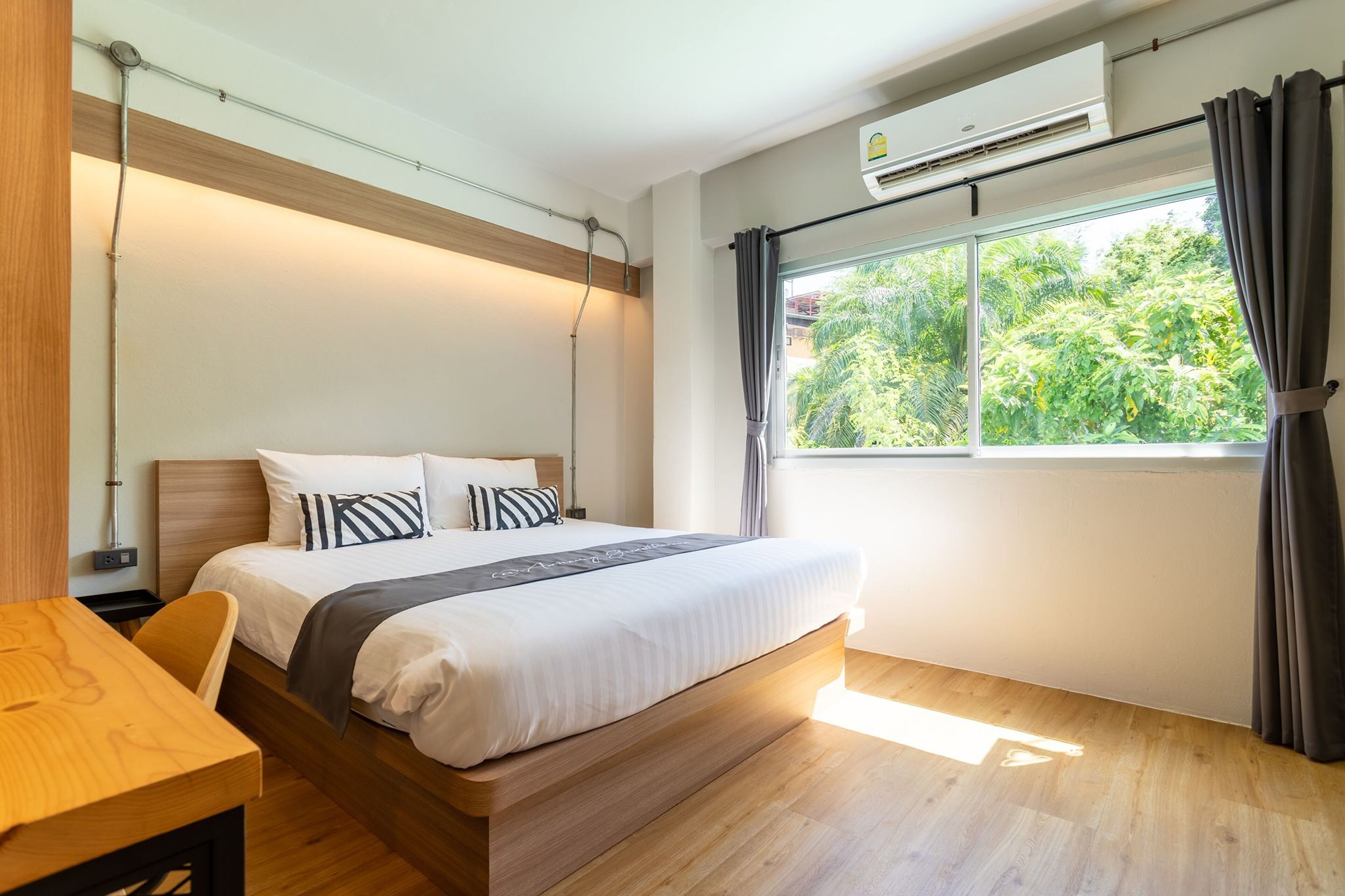 Suite, 1 habitación | Escritorio, espacio para trabajar con laptop y wifi gratis 