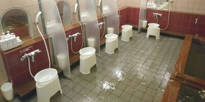 ATSUGI CAPSULEHOTEL – Caters to Men