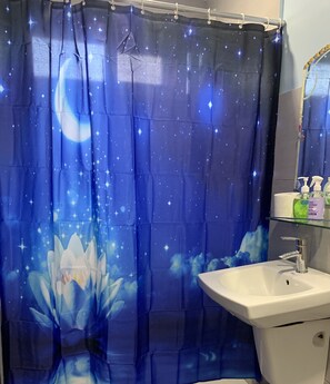 Townhouse Keluarga, 2 kamar tidur | Kamar mandi | Shower, pancuran hujan, perlengkapan mandi gratis, dan handuk