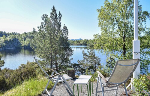 Stunning home in Haulandshella