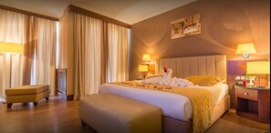 In-room safe, desk, blackout curtains, free WiFi