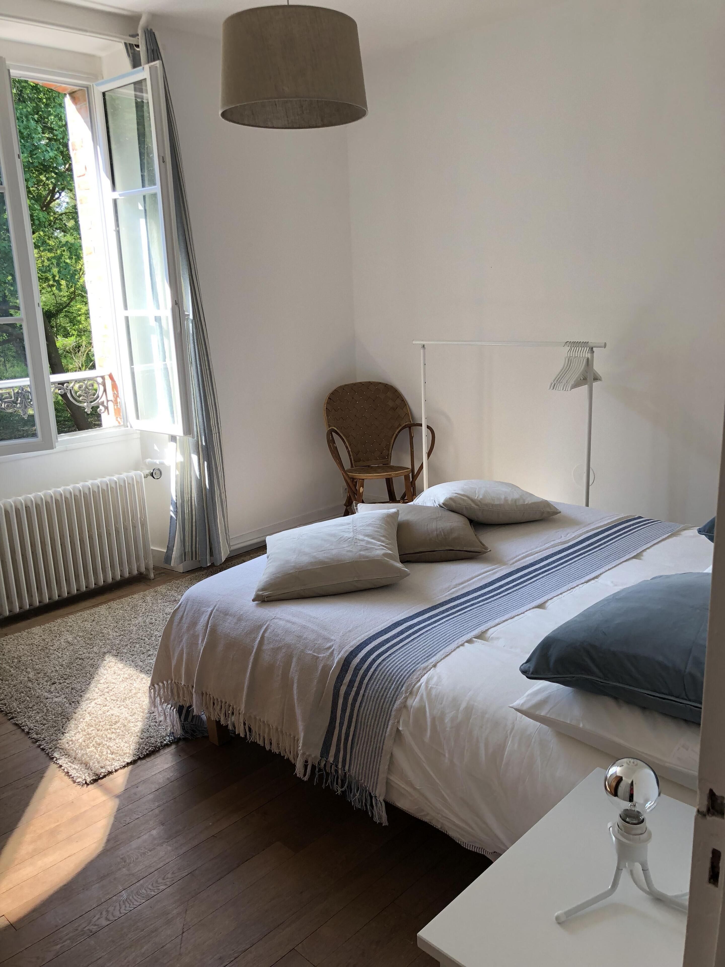 5 chambres, fer et planche à repasser, lit parapluie, Wi-Fi