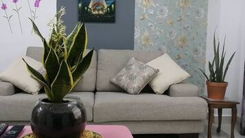 Apartment, 4 Bedrooms | Ruang tamu | TV skrin rata