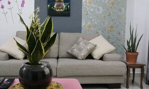 Apartment, 4 Bedrooms | Living room | Flat-screen TV - Homestay AEON Desa Tebrau (Johor Bahru)