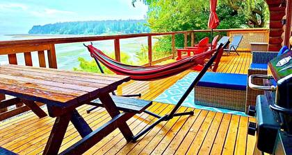 TEXADA'S Stunning Waterfront Cottage - The Beach House Texada! Dogs welcome!