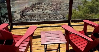 TEXADA Modern 2BR Waterfront Cottage - das Strandhaus Texada!