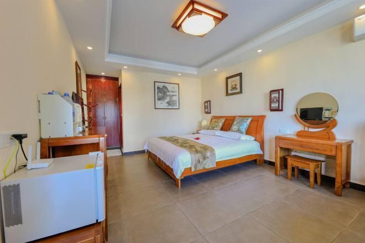 In-room safe, soundproofing, WiFi (free), bed sheets