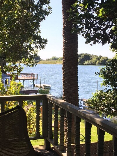 On an ISLAND bring your BOAT 24 FT Private Dock & PET FRENDLY!