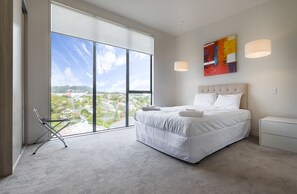 Luxury 3 Bedroom with Ensuite Bathroom
