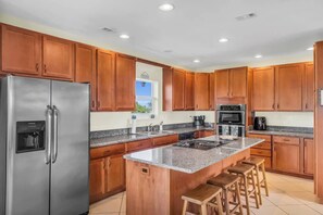 Unclassified image, 2 of 38, button