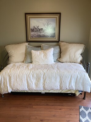 1 Schlafzimmer, Bügeleisen/Bügelbrett, kostenloses WLAN, Bettwäsche