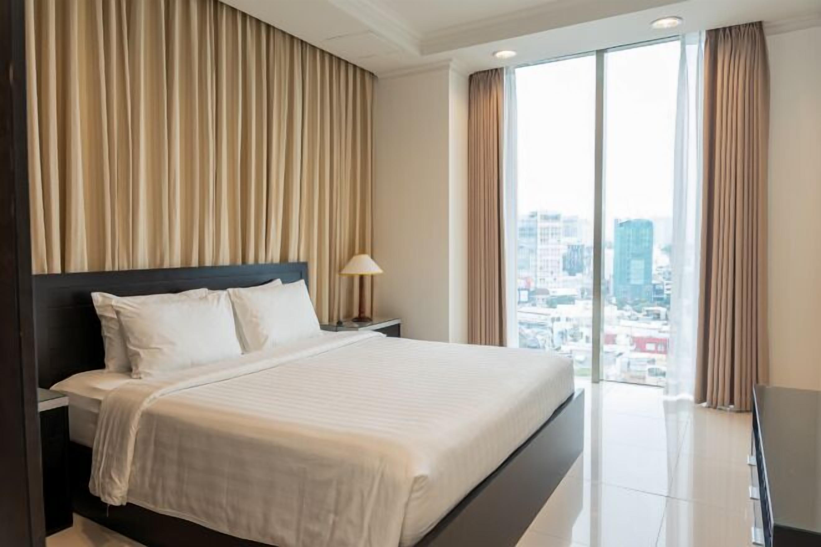 1 bedroom, in-room safe, desk, iron/ironing board