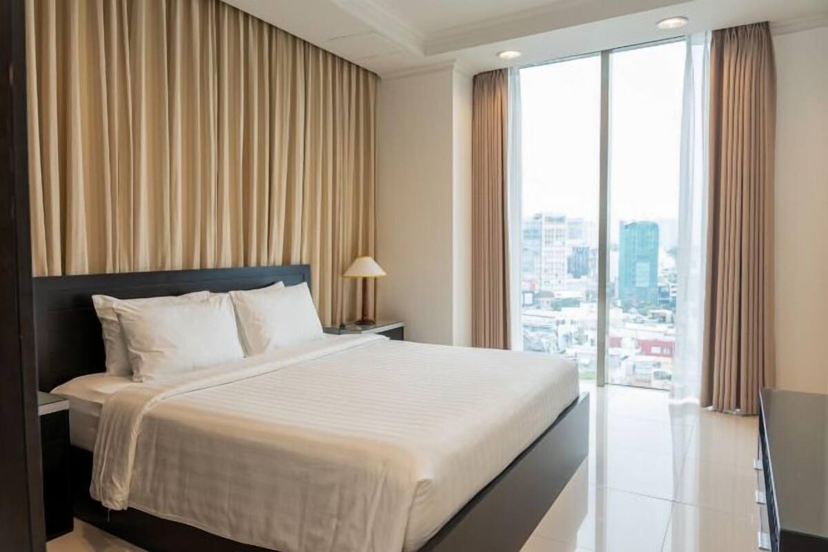 1 bedroom, in-room safe, desk, iron/ironing board