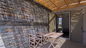 Appartement (Koundouros) | Coin séjour | Télévision à écran plat de 28 pouces avec chaßnes par cùble, télévision
