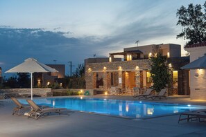 Seasonal outdoor pool, open 10:00 AM to 7:00 PM, pool umbrellas - Vourkari Village (Kea)