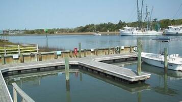 House, 4 Bedrooms | Marina