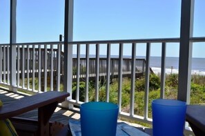 House, 3 Bedrooms | Balcony