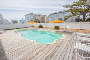 Talo, 4 makuuhuonetta | Uima-allas