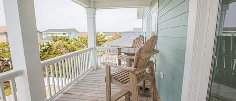 House, 4 Bedrooms | Property grounds