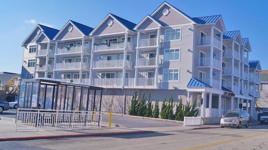 Bel Mare 100 4 Bedroom Condo by RedAwning