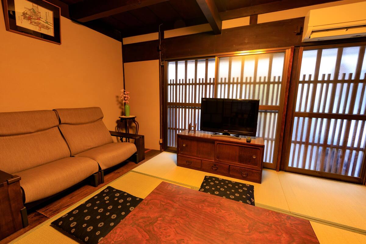 Private Vacation Home | Living area | Flat-screen TV