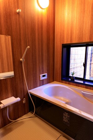Private Vacation Home | Bathroom | Separate tub and shower, free toiletries, hair dryer, electronic bidet - K-style (Kyoto)