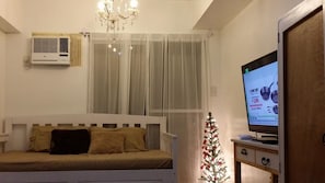 Studio | Wohnzimmer | 40-Zoll-Flachbildfernseher mit Digitalempfang, Fernseher