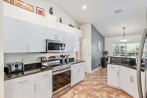 Rumah, 3 kamar tidur | Dapur pribadi | Mesin pembuat kopi/teh, lemari es, microwave, dan oven