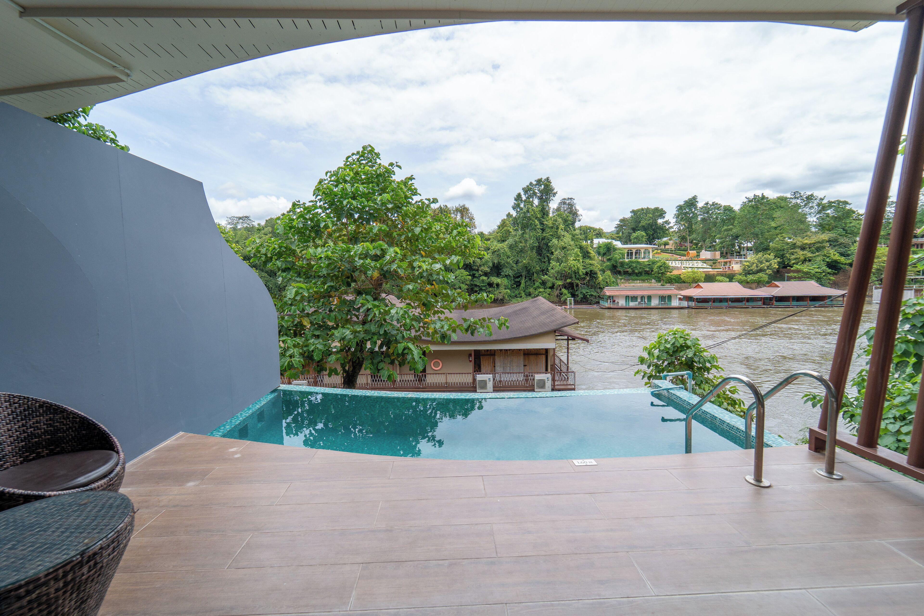 deluxe pool villa | free minibar, in-room safe, desk, free wifi