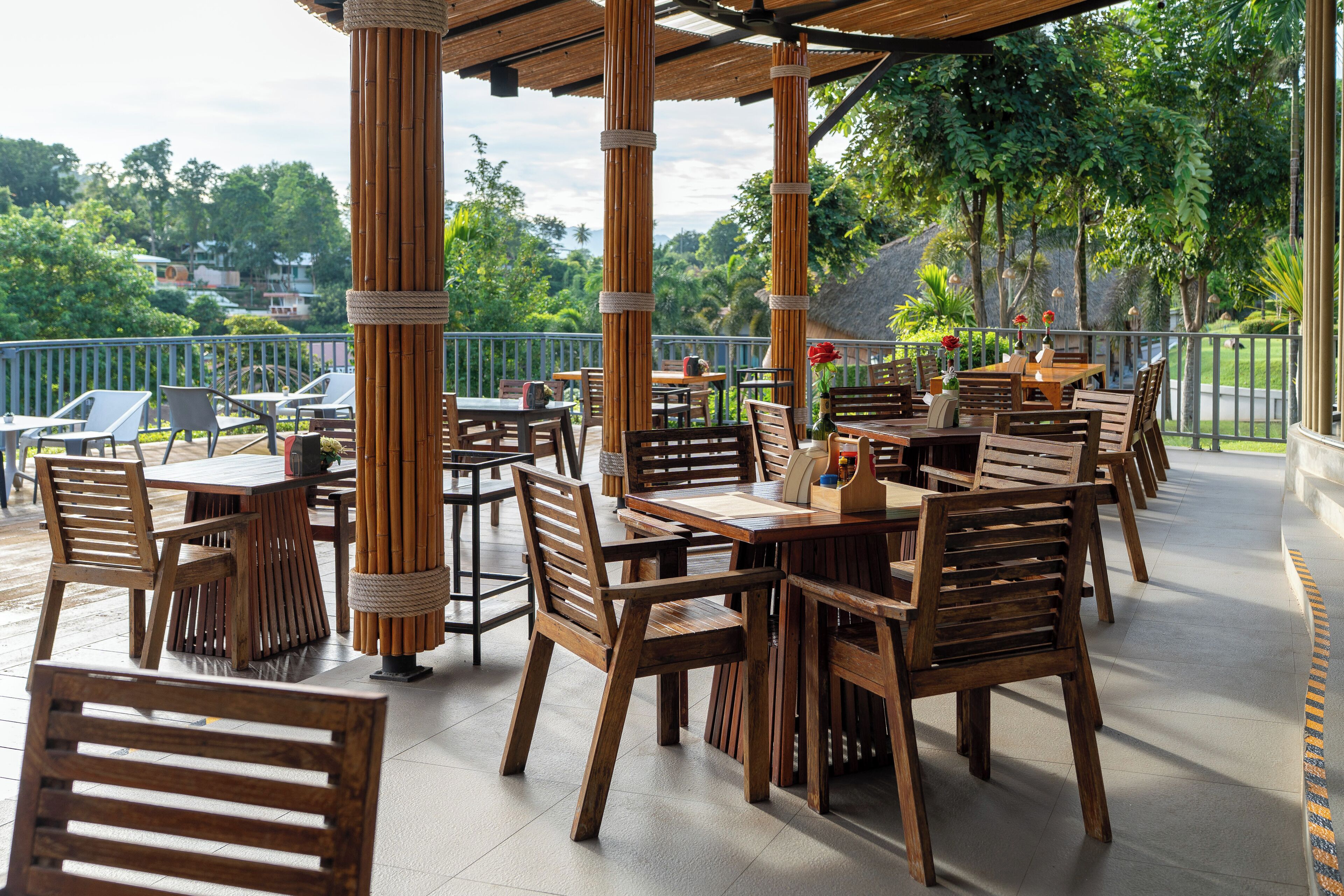 breakfast, lunch, dinner served; thai cuisine