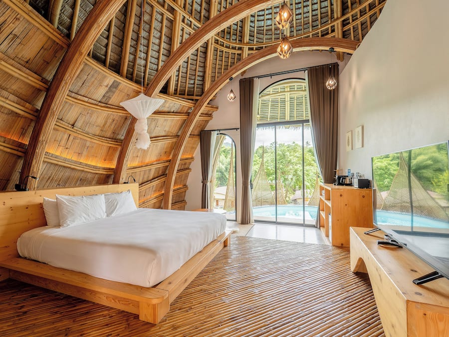 Bamboo Pool Villa | Frigobar (abastecido com itens grátis), cofres nos quartos, escrivaninha