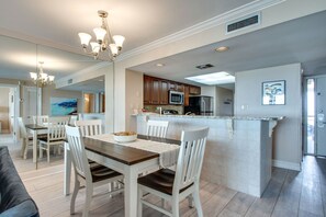 Condo, 2 Bedrooms | Private kitchen | Fridge, microwave, oven, stovetop - Elite Paradise 2 Bedroom Condo by RedAwning (Miramar Beach)